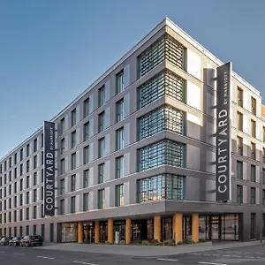 Courtyard By Marriott Otel